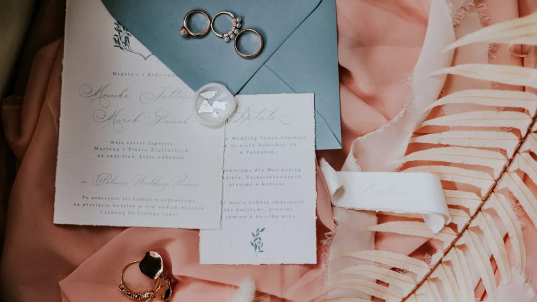Jak wypisać zaproszenia ślubne z osobą towarzyszącą bez błędów